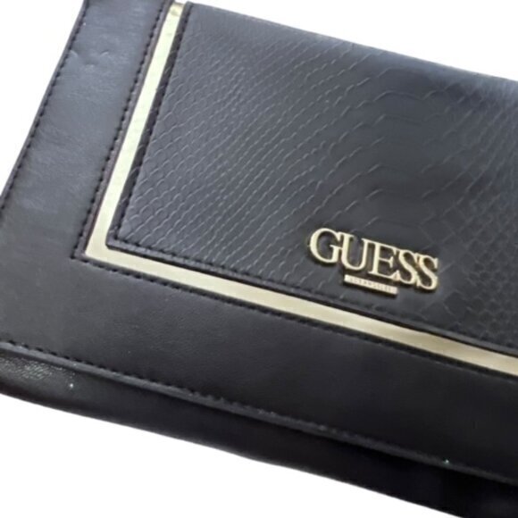 🎉SALE🎉 GUESS Black Faux Leather Snakeskin Gold Chain Convertible Crossbody NEW - Picture 4 of 13